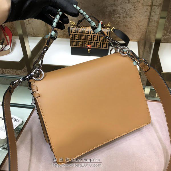 FENDI女包 KAN I手袋 最新LOGO 牛皮手提包 芬迪女挎包 可手拿  fdz2190